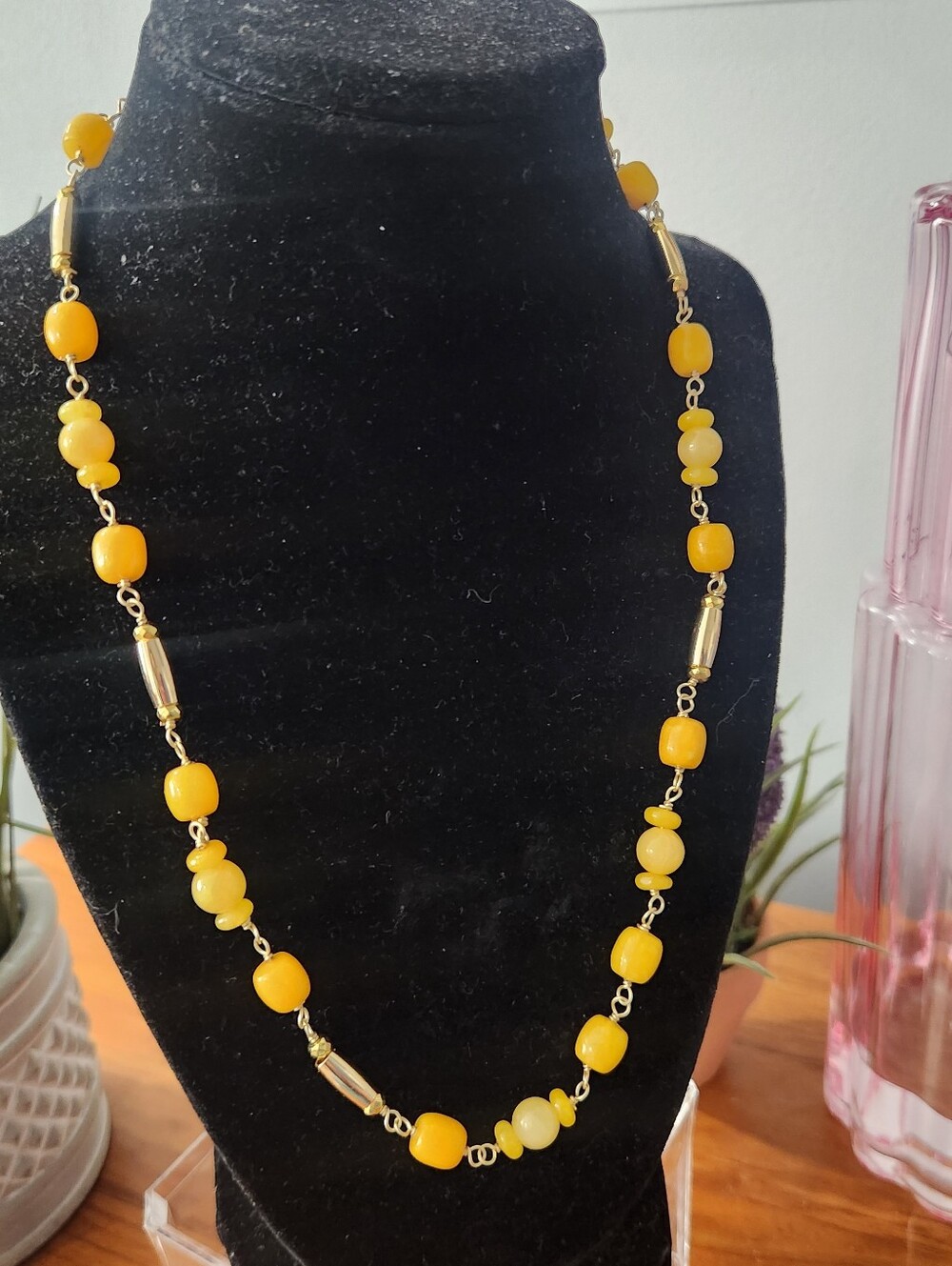 Vintage Yellow Beads Gold Tone Clasp.